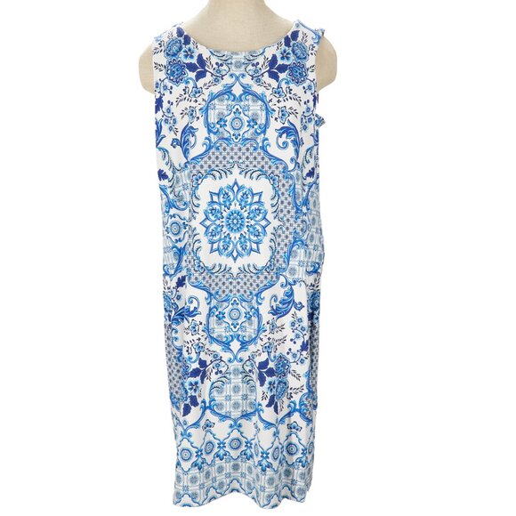 Beautiful Sleeveless Dress - Picture 1 of 3